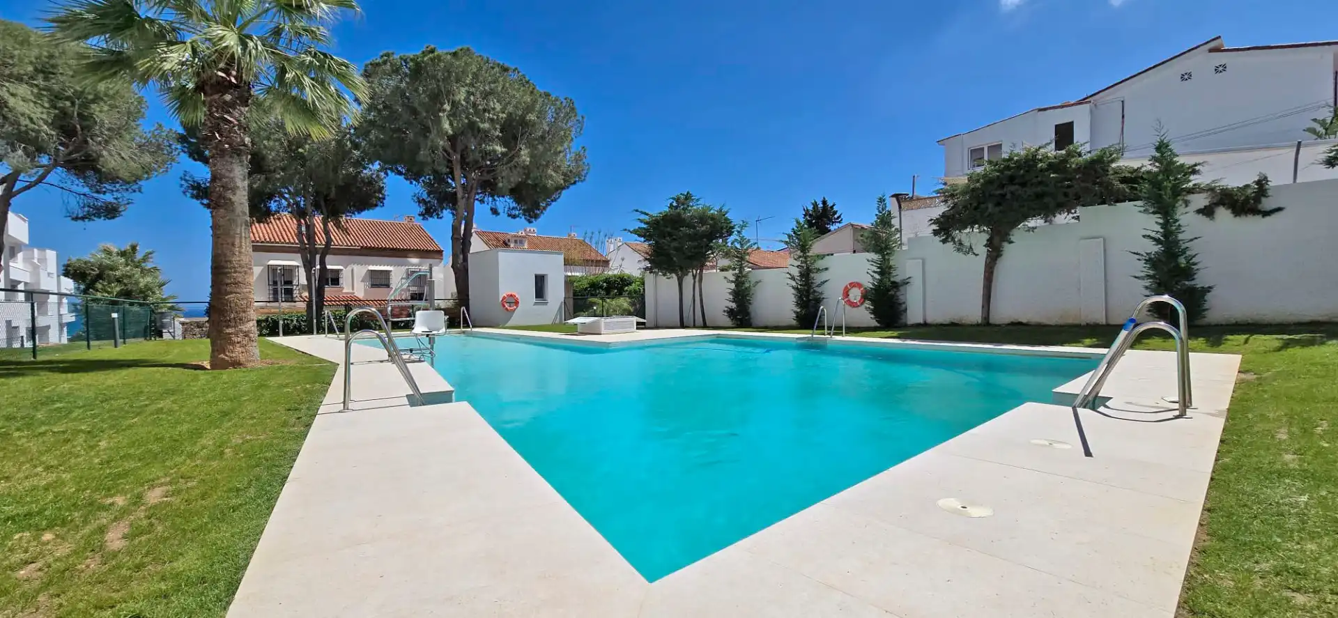 Piscina de Piso en venta en Torremolinos con Aire acondicionado, Calefacción y Terraza