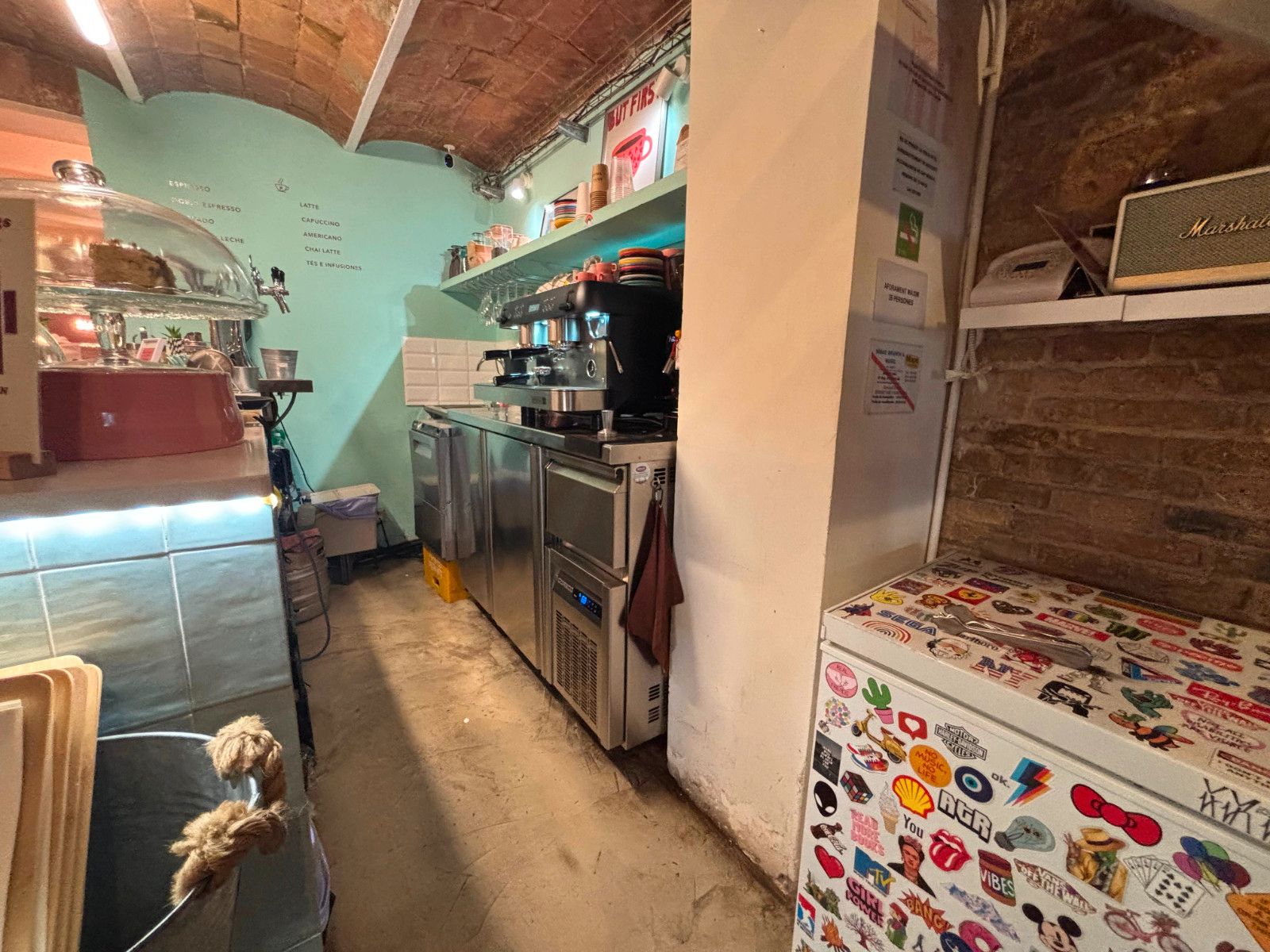 Cocina de Local en traspaso en  Barcelona Capital con Aire acondicionado, Calefacción y Amueblado