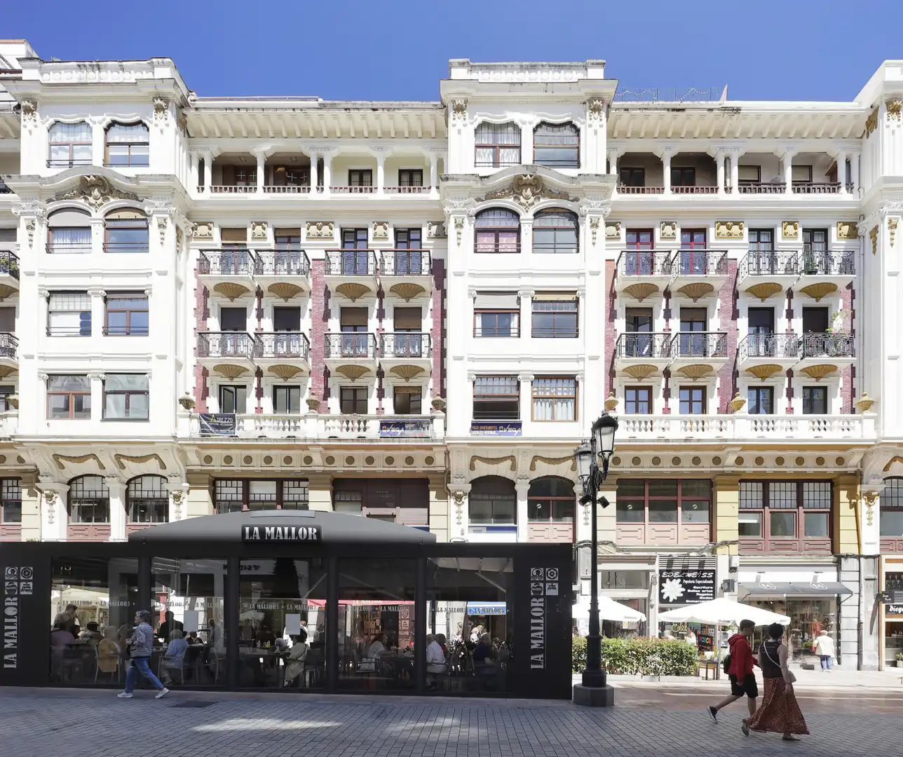 Vista exterior de Pis en venda en Oviedo  amb Calefacció i Terrassa