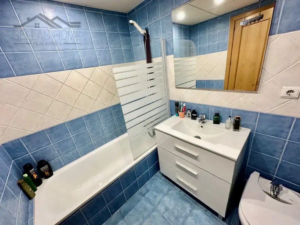 Baño de Piso en venta en Estepona con Aire acondicionado, Terraza y Piscina