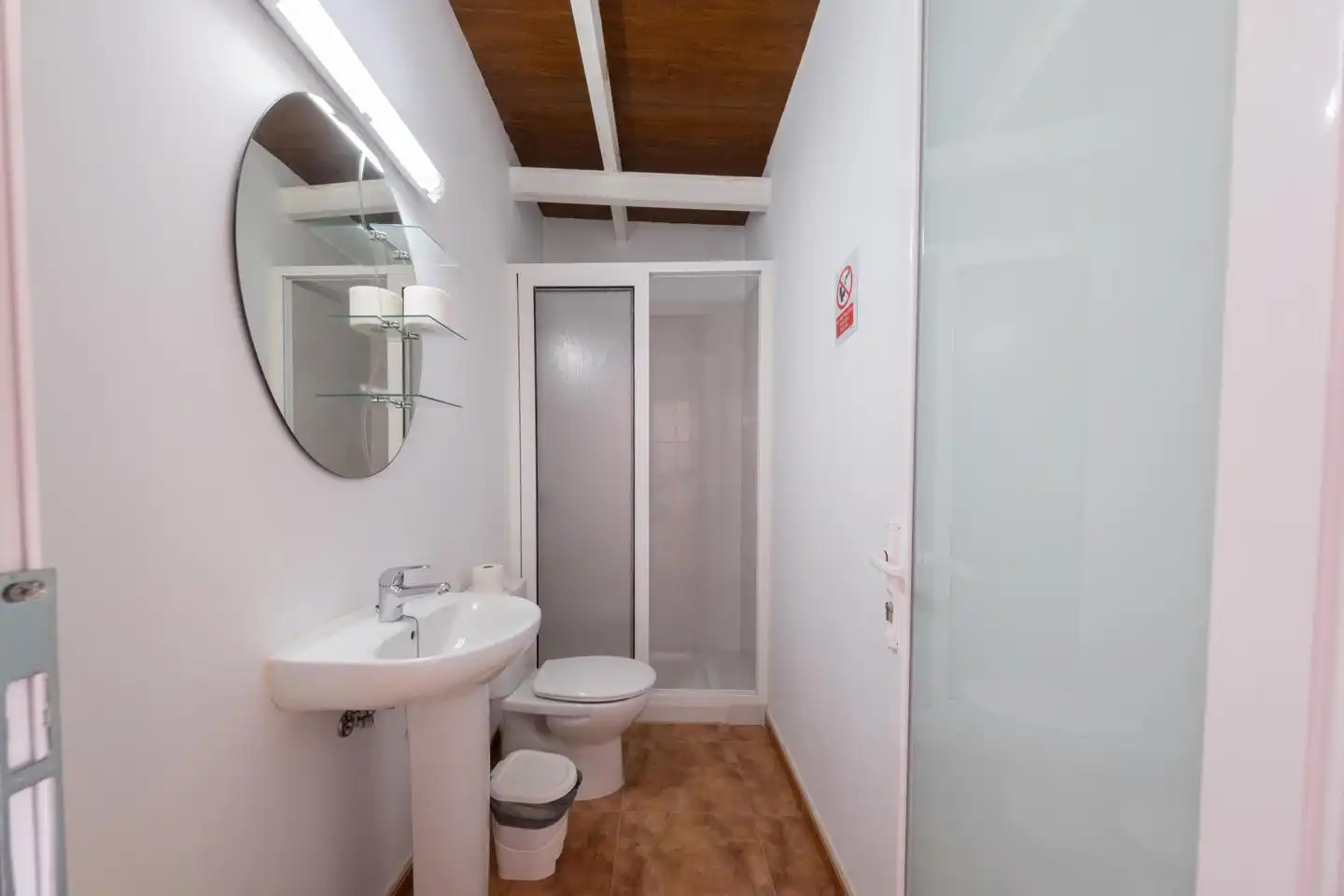 Badezimmer von Fabrikhallen zum Verkauf in Gáldar