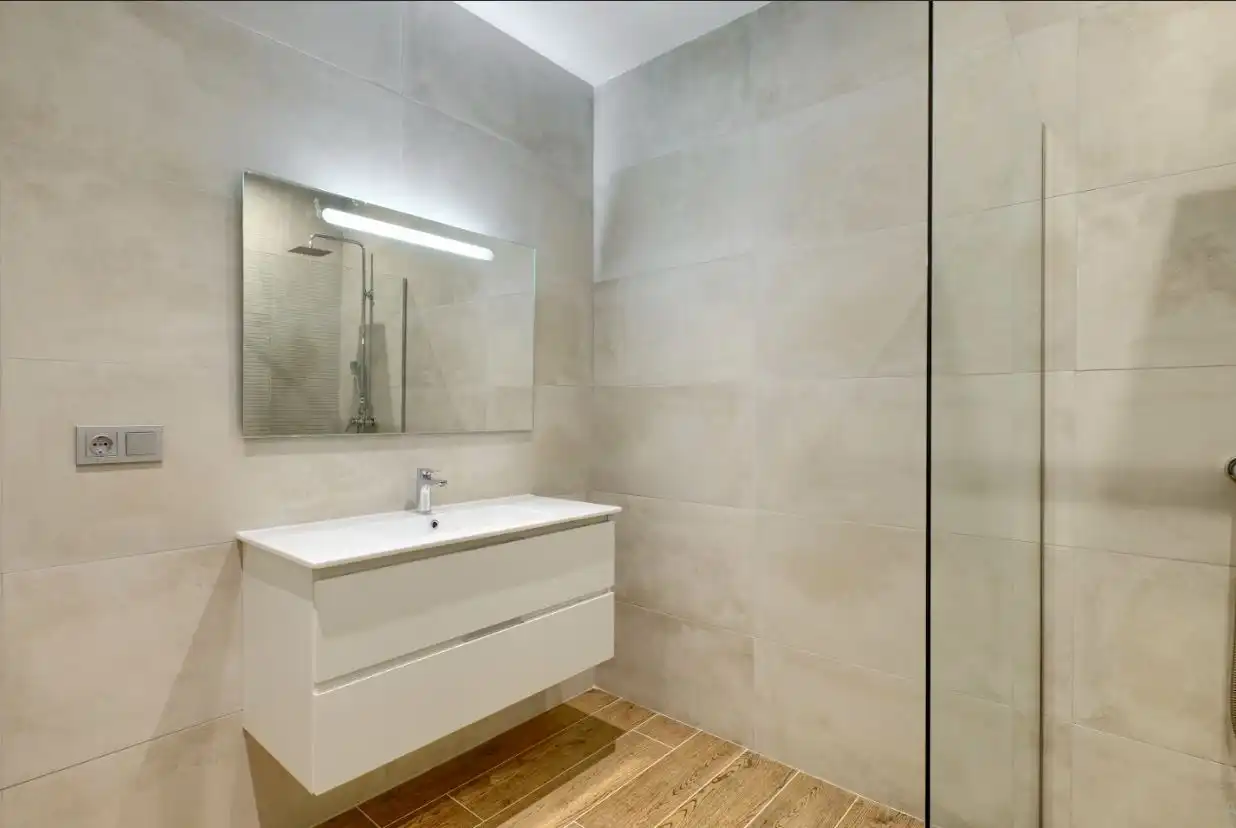 Baño de Ático en venta en Estepona con Aire acondicionado, Calefacción y Jardín privado