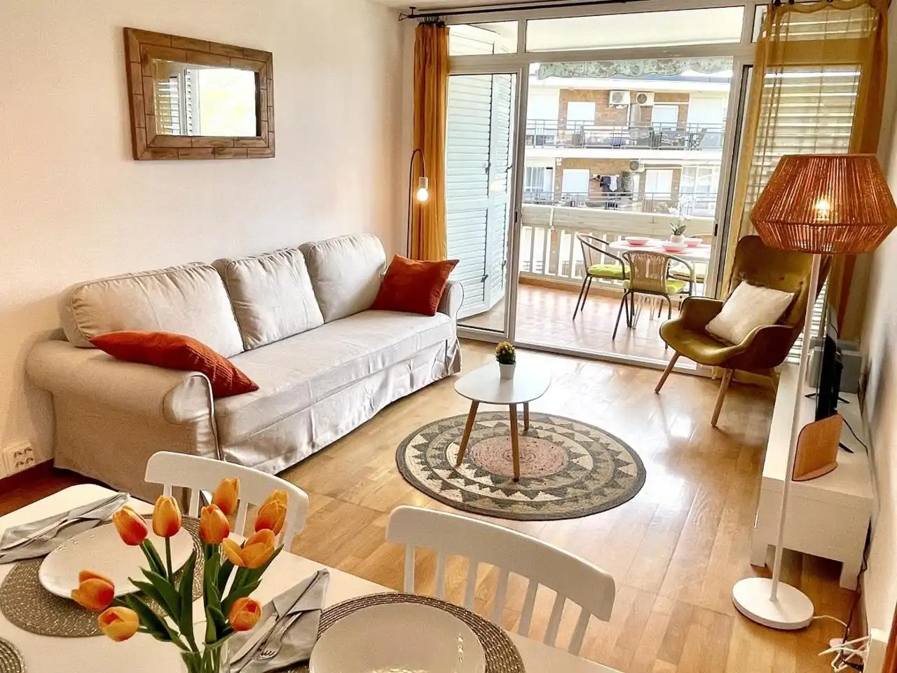 Sala de estar de Piso en venta en Salou con Terraza, Amueblado y Piscina comunitaria