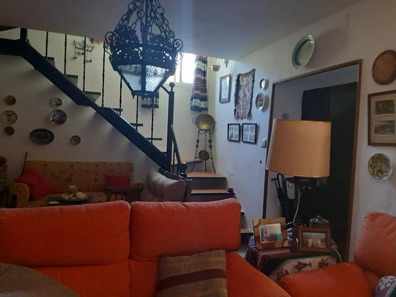 Sala d'estar de Casa o xalet en venda en Carcabuey amb Jardí privat, Piscina i Moblat