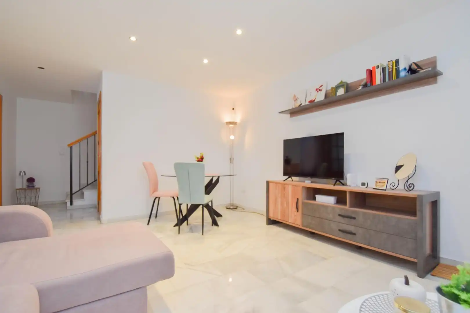 Sala d'estar de Dúplex en venda en Cúllar Vega amb Aire condicionat, Calefacció i Terrassa
