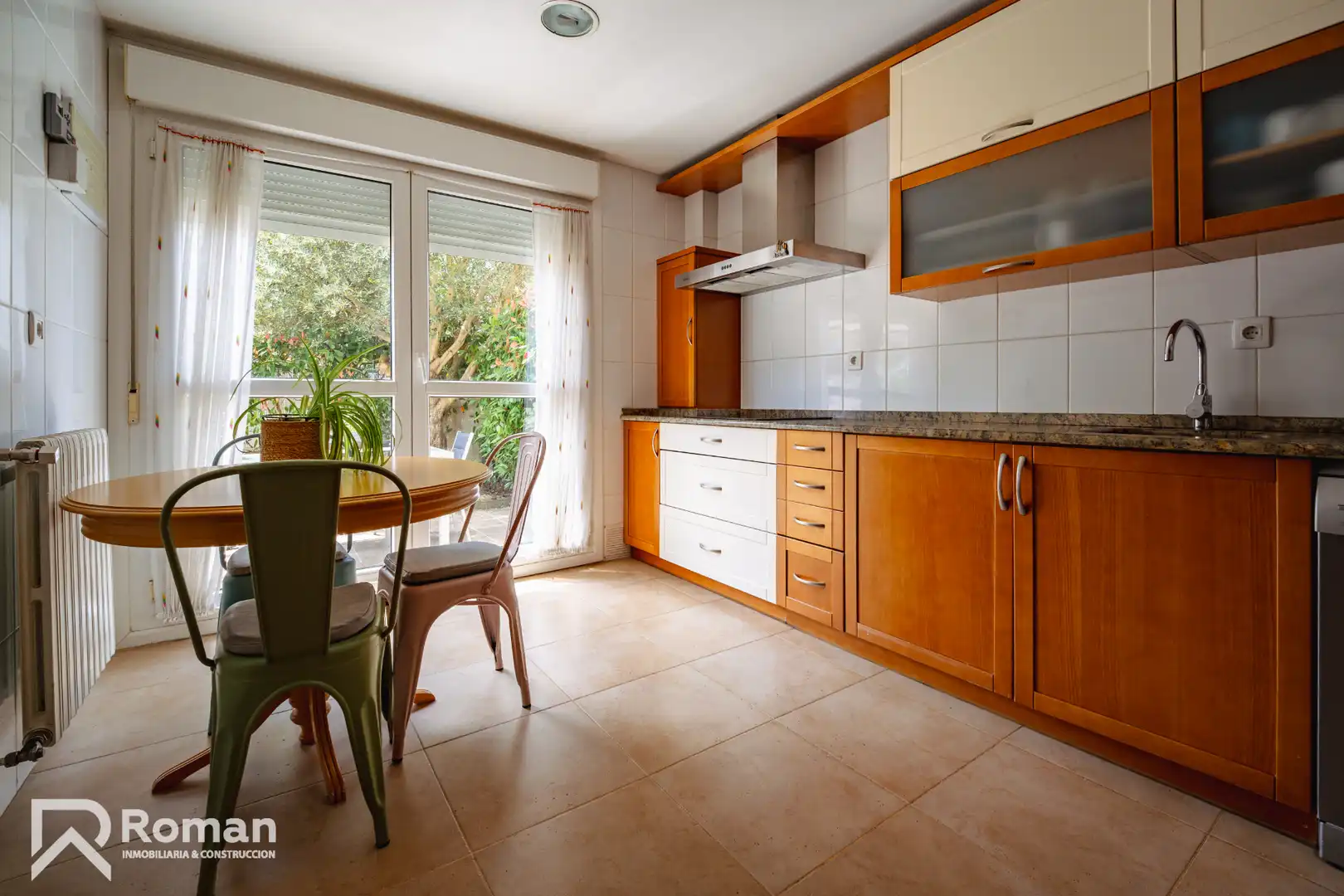 Cocina de Casa adosada en venta en Ezcabarte con Calefacción, Parquet y Terraza