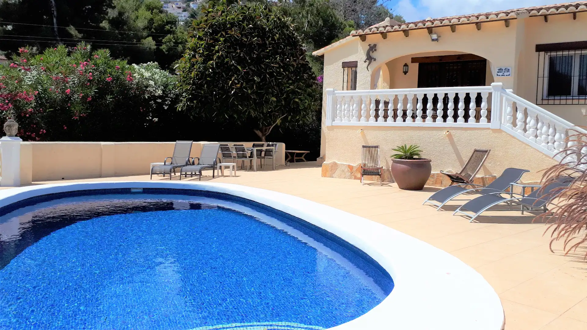 Vista exterior de Casa o xalet en venda en Benissa amb Aire condicionat, Calefacció i Jardí privat