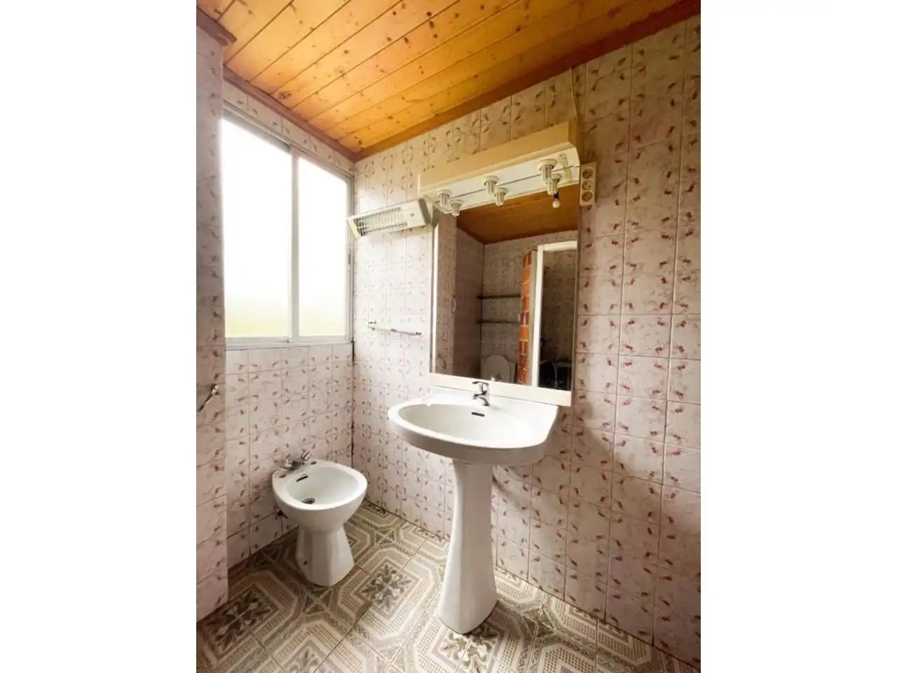 Bany de Casa o xalet en venda en Sobrado (A Coruña) amb Jardí privat