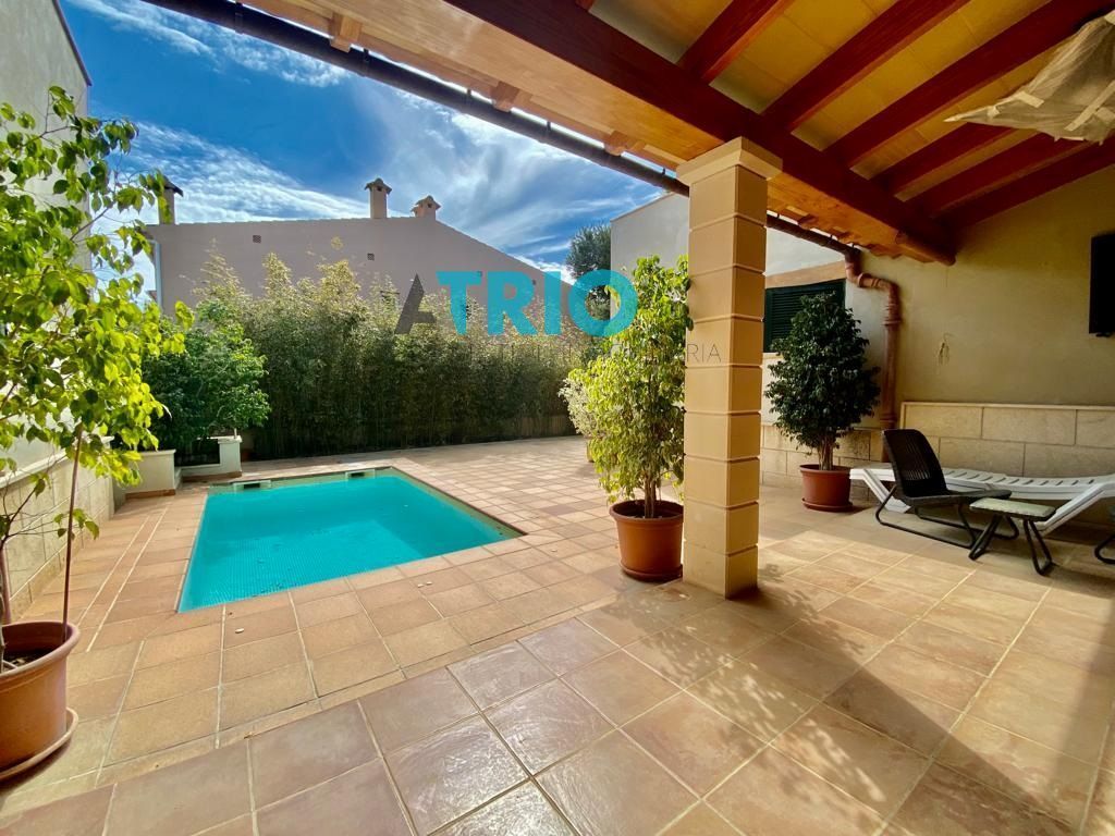 Vista exterior de Casa o xalet en venda en Ses Salines amb Aire condicionat, Calefacció i Jardí privat