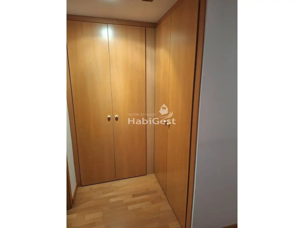 Schlafzimmer von Wohnung zur Miete in Girona mit Klimaanlage, Heizung und Parkett
