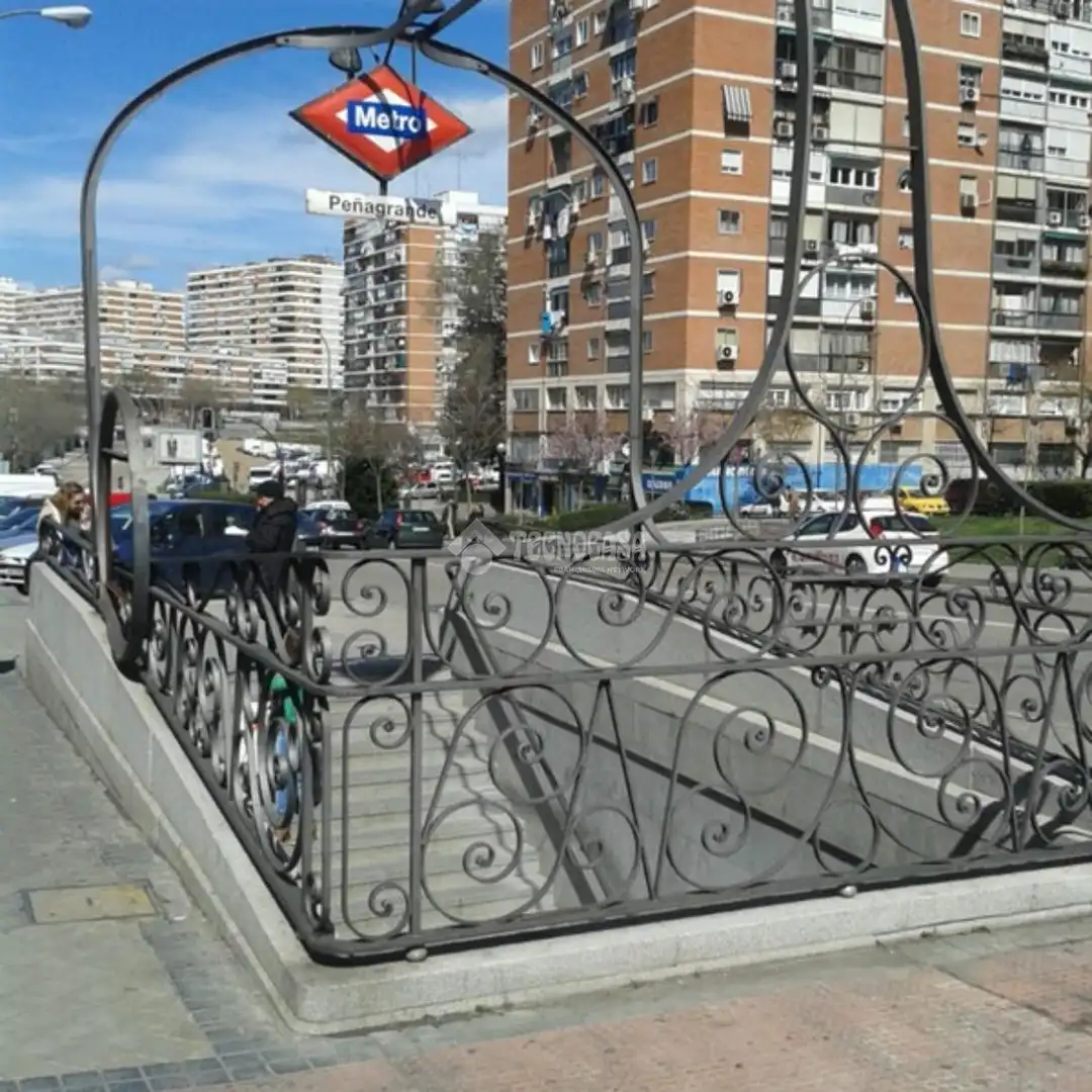 Vista exterior de Piso en venta en Madrid con Terraza