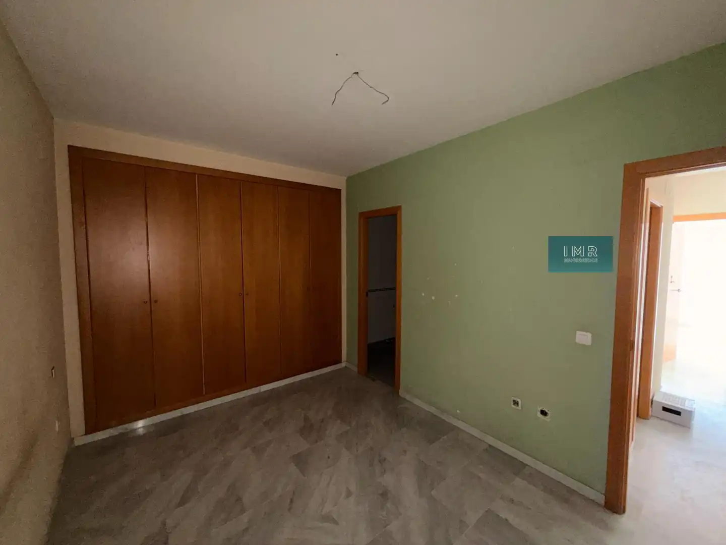 Schlafzimmer von Einfamilien-Reihenhaus zum Verkauf in Bormujos mit Privatgarten