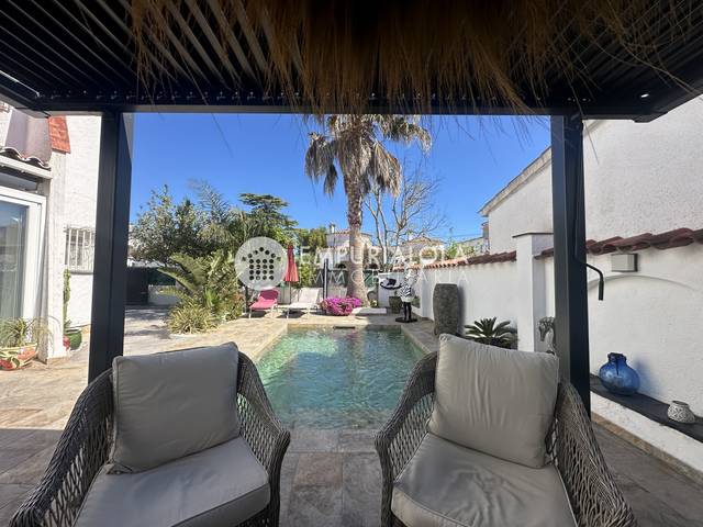 Casa-chalet en Venta en requesens 64b, -1 en Requesens