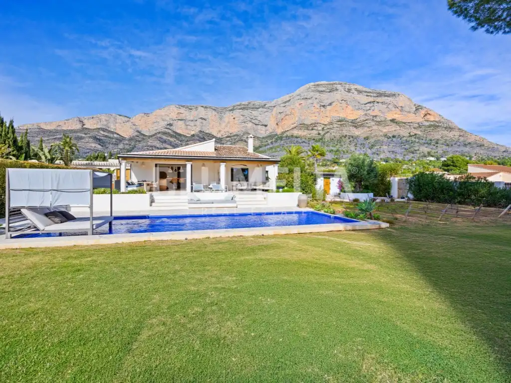 Vista exterior de Casa o chalet en venta en Jávea / Xàbia con Aire acondicionado, Jardín privado y Terraza