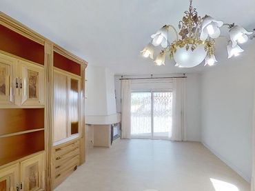 House with balcony for sale in Mas Mel