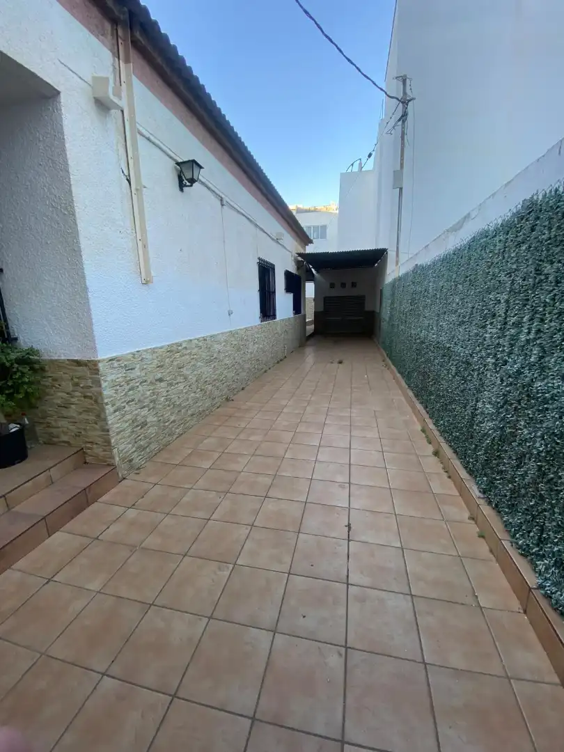 Vista exterior de Casa o chalet en venta en Torrevieja con Amueblado