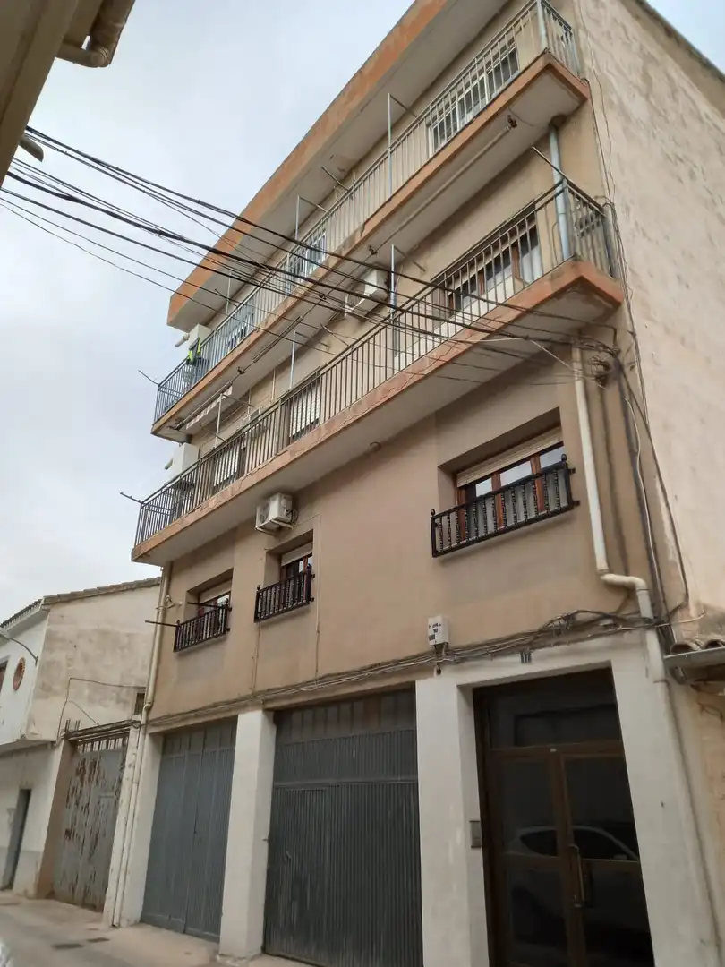 Vista exterior de Local en venta en San Adrián