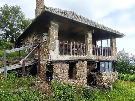 Vista exterior de Finca rústica en venda en Aller amb Moblat