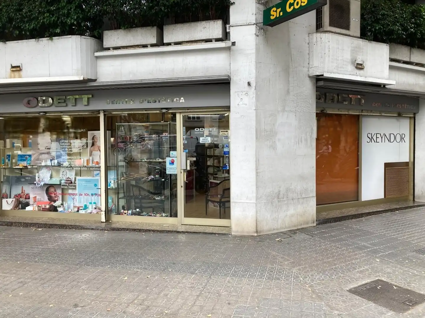 Local comercial en traspàs a VILLARROEL 223