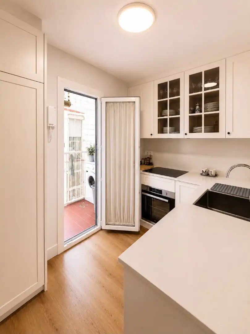 Balcony of Houses for sale in Sevilla  with Air Conditioner, Parquet flooring and Balcony