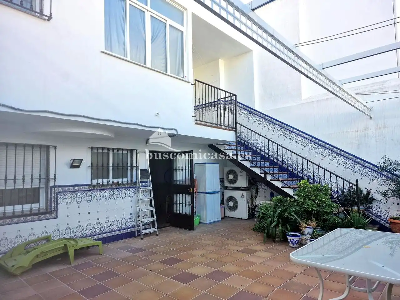 Vista exterior de Casa adosada en venda en Torredelcampo amb Aire condicionat, Calefacció i Jardí privat