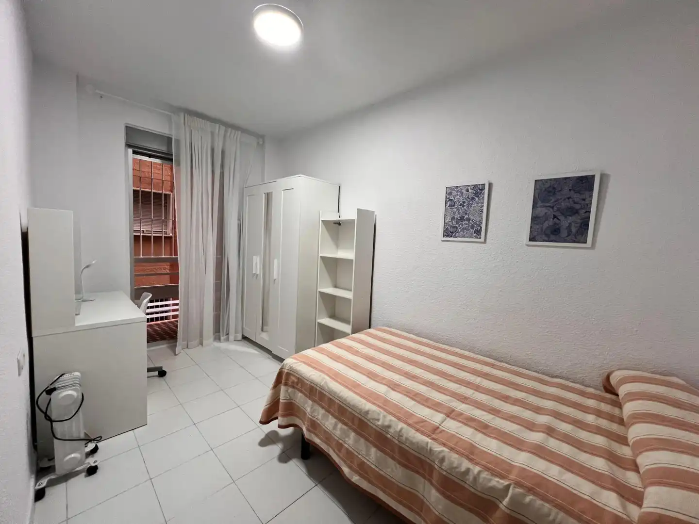 Habitación de Piso de alquiler en Granada con Amueblado