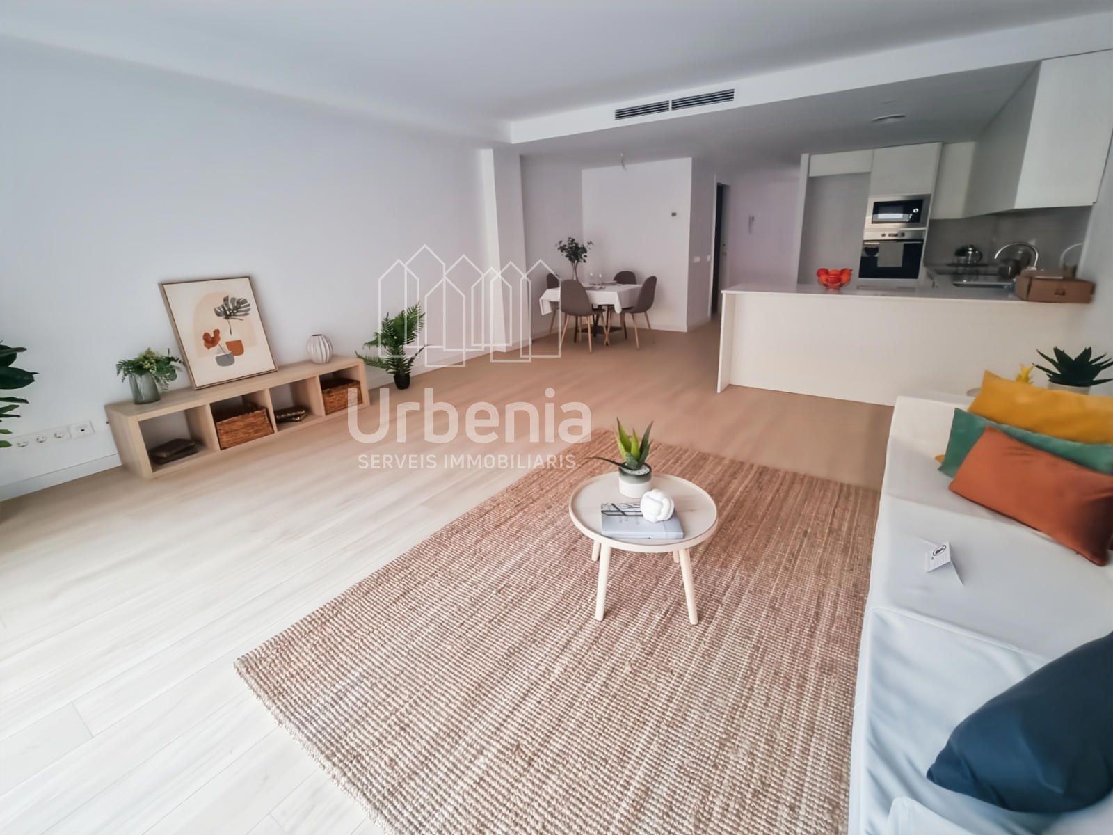 Sala d'estar de Casa o xalet en venda en Mataró amb Aire condicionat, Calefacció i Jardí privat