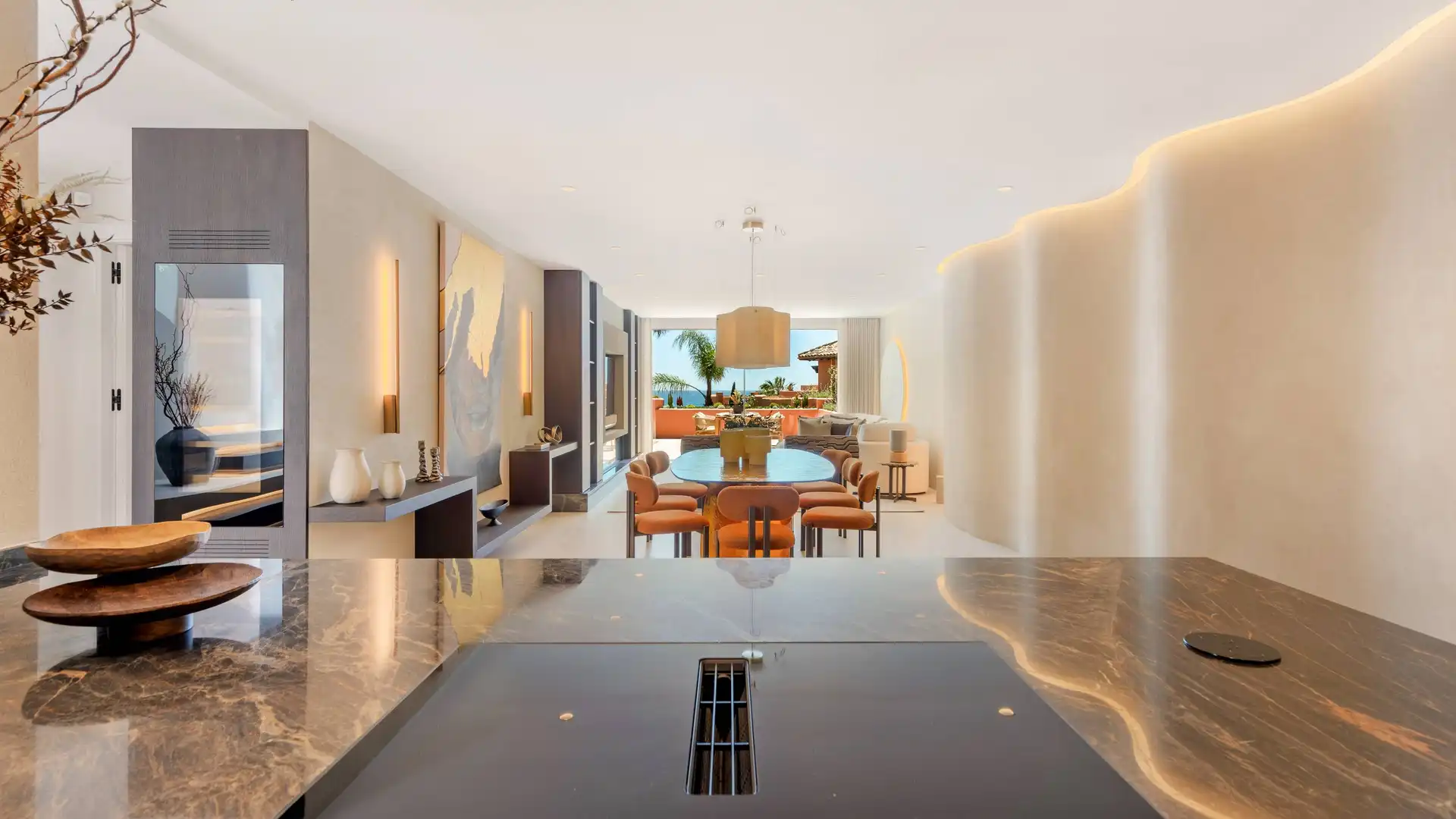 Menjador de Àtic en venda en Marbella amb Aire condicionat, Jardí privat i Terrassa