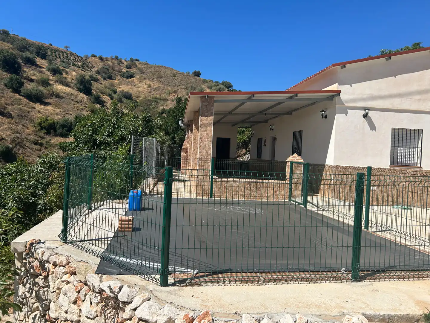 Außenansicht von Country house zur Miete in Vélez-Málaga mit Klimaanlage, Heizung und Terrasse