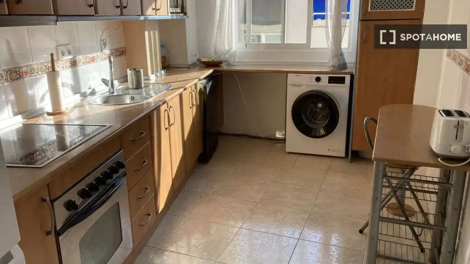 Cuina de Apartament per a compartir en Almuñécar amb Aire condicionat, Calefacció i Terrassa