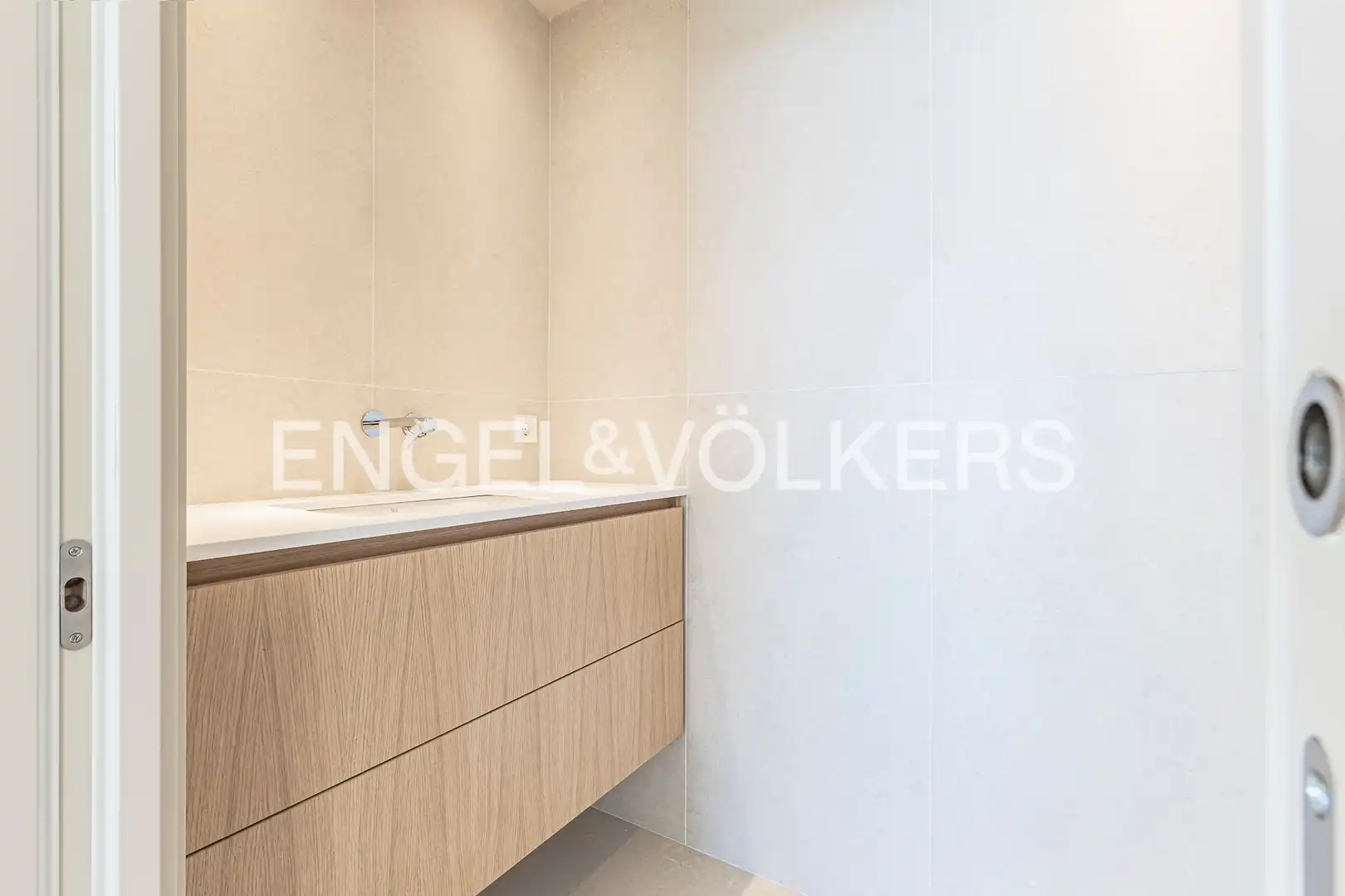 Bathroom of Houses for sale in Sitges  with Air Conditioner, Heating and Private garden
