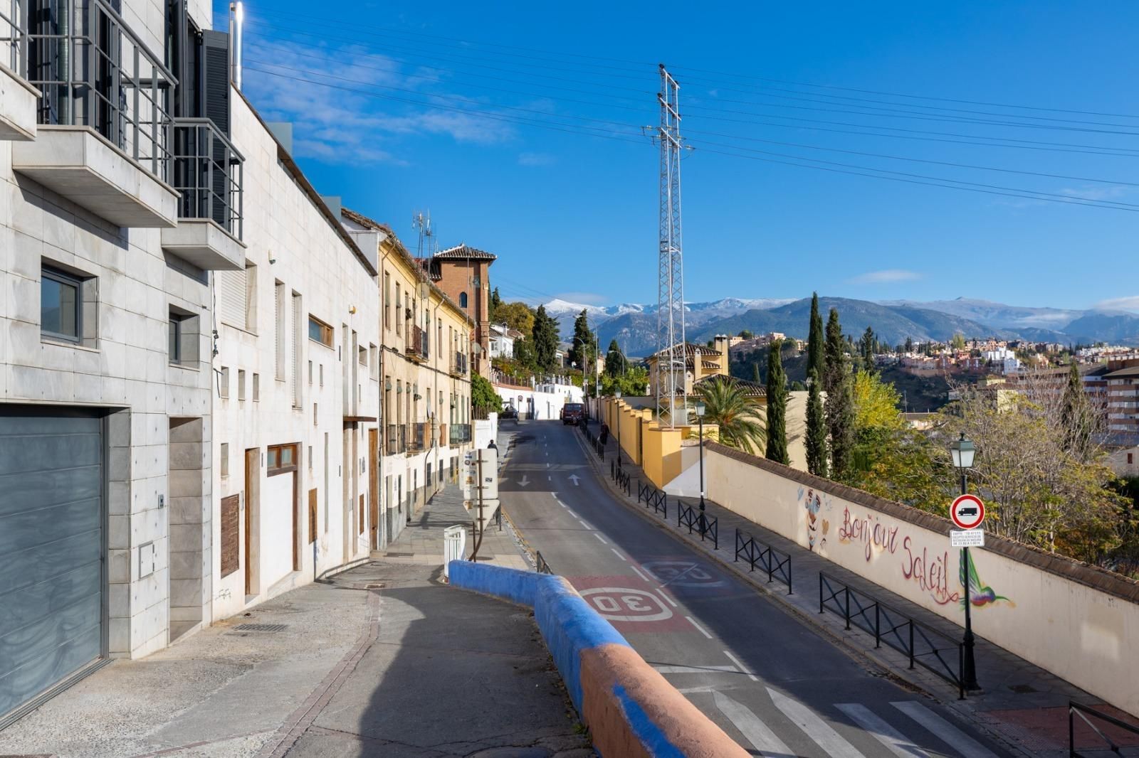 Exterior view of House or chalet for sale in  Granada Capital  with Air Conditioner, Heating and Parquet flooring