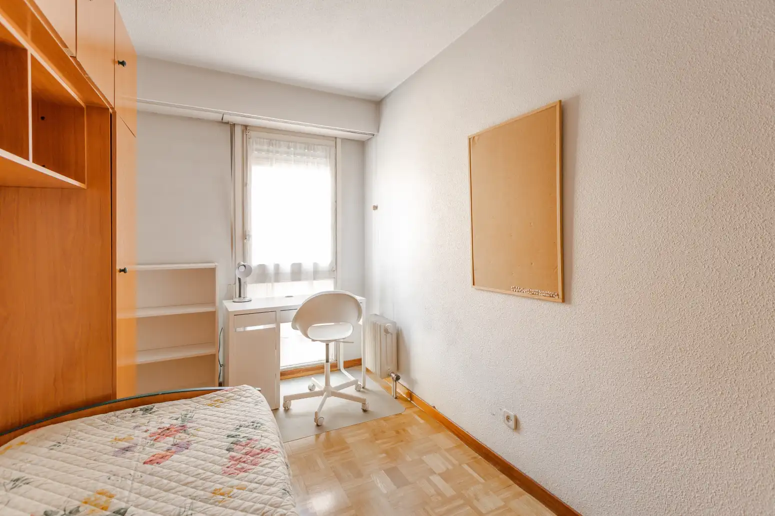 Dormitori de Pis de lloguer en  Pamplona / Iruña amb Calefacció, Parquet i Terrassa