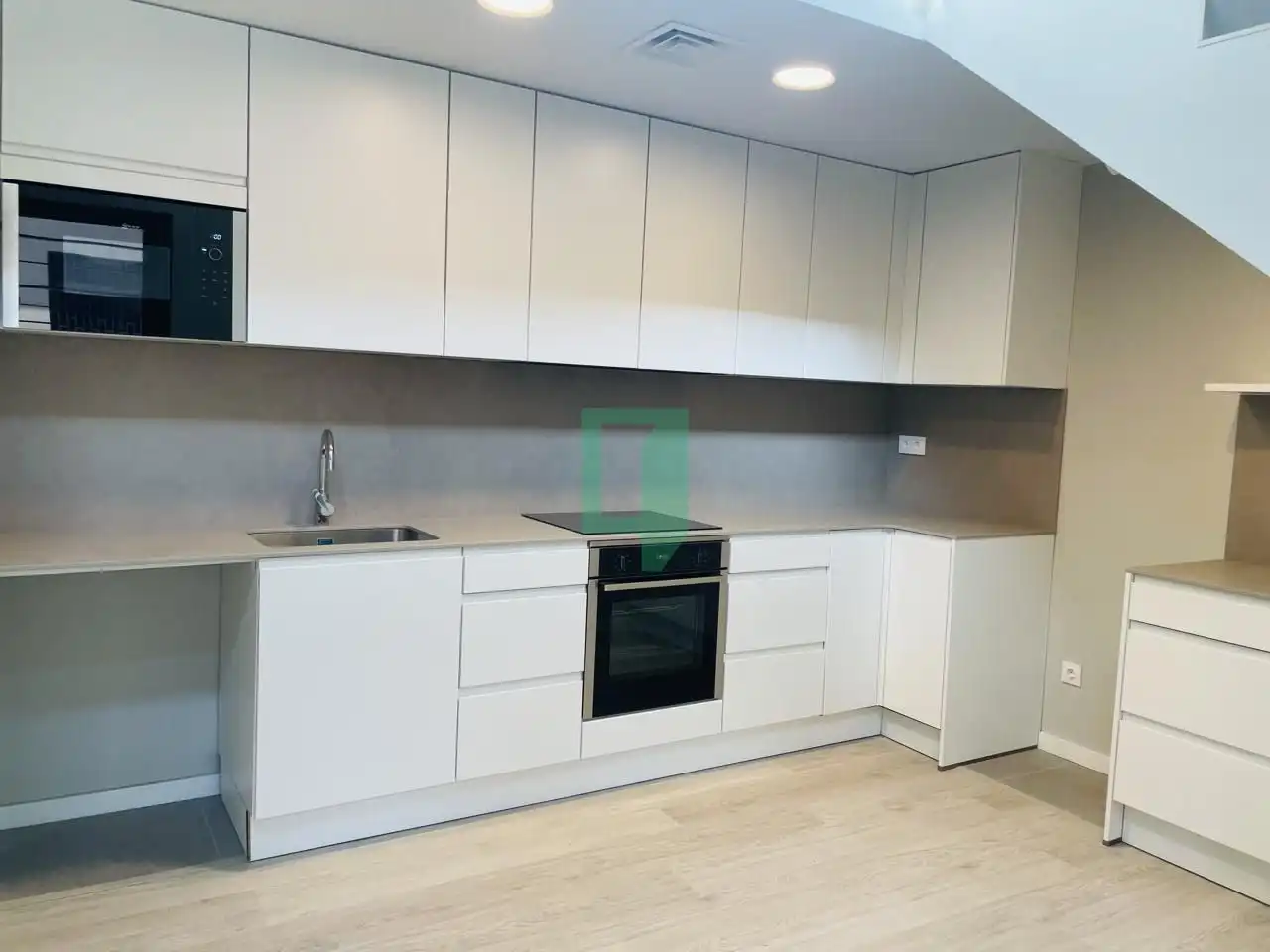 Küche von Maisonette zum Verkauf in Badalona mit Klimaanlage
