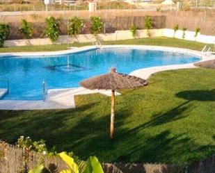 Piscina de Casa adosada en venda en Jerez de la Frontera amb Aire condicionat i Terrassa