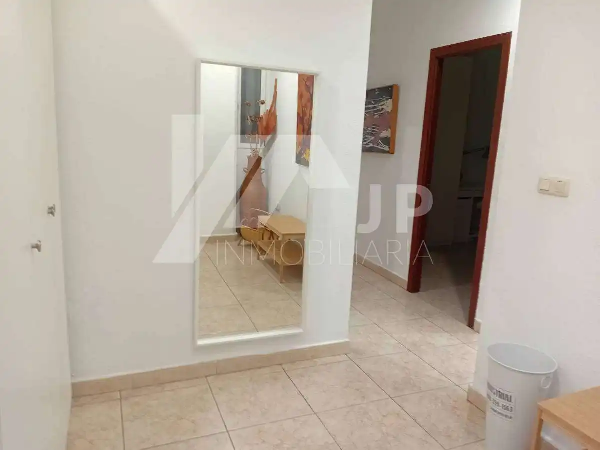 Wohnung zur Miete in Calle Buensuceso, Centro - Sagrario
