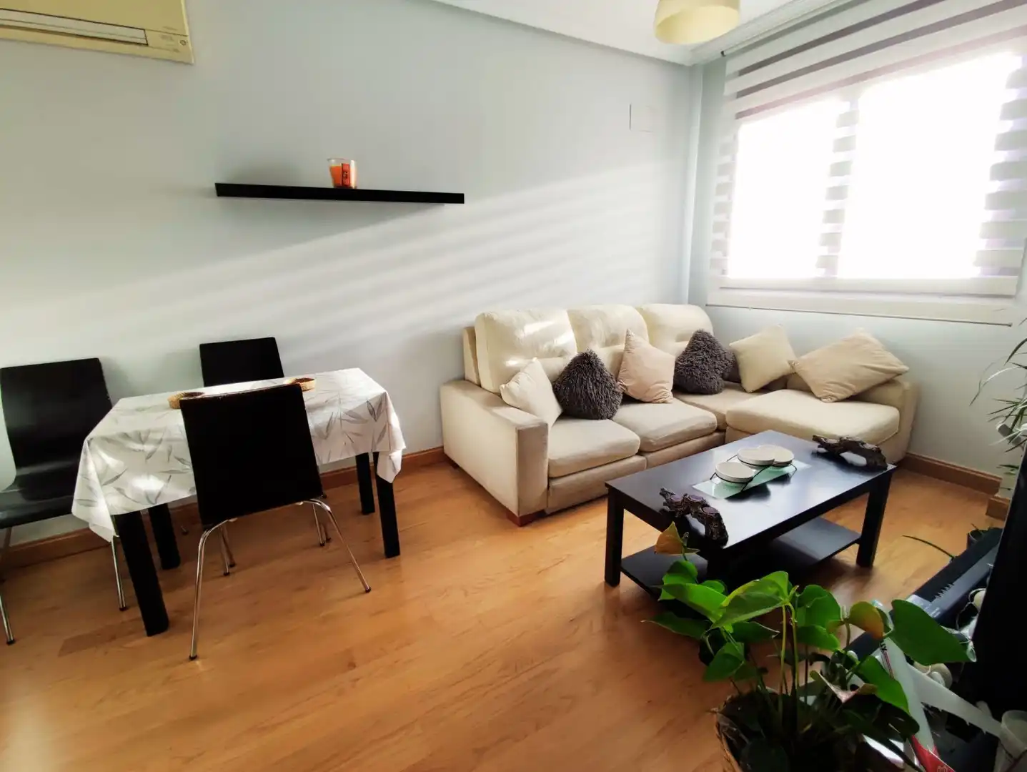 Living room of Flat for sale in Madrid  with Air Conditioner, Heating and Terrace