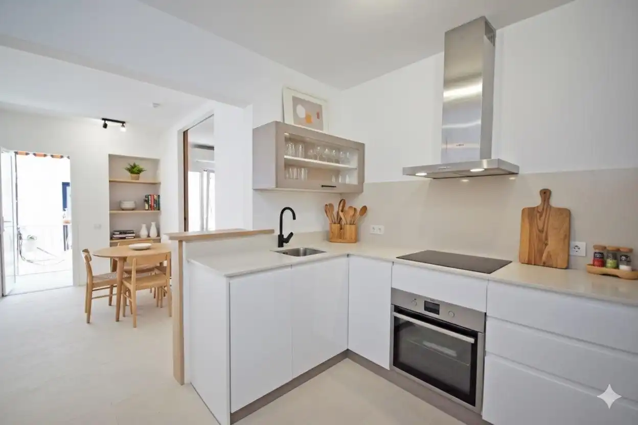 Küche von Wohnung zum Verkauf in Sitges mit Klimaanlage, Terrasse und Alarm