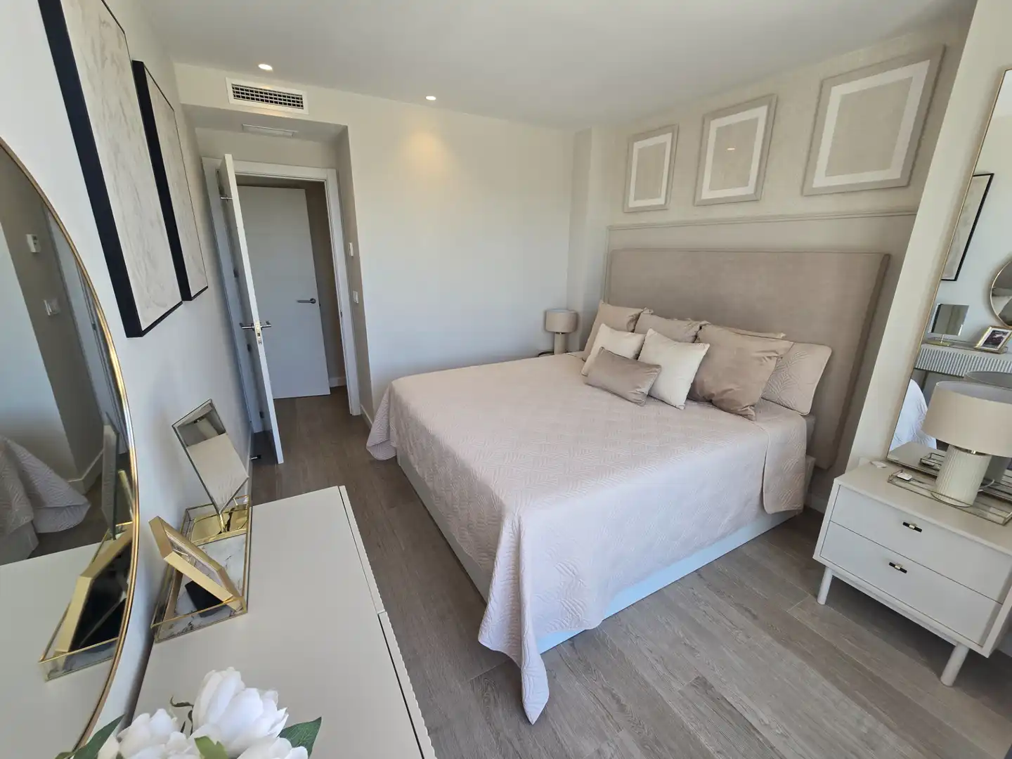 Bedroom of Flat for sale in Mijas  with Air Conditioner, Heating and Terrace