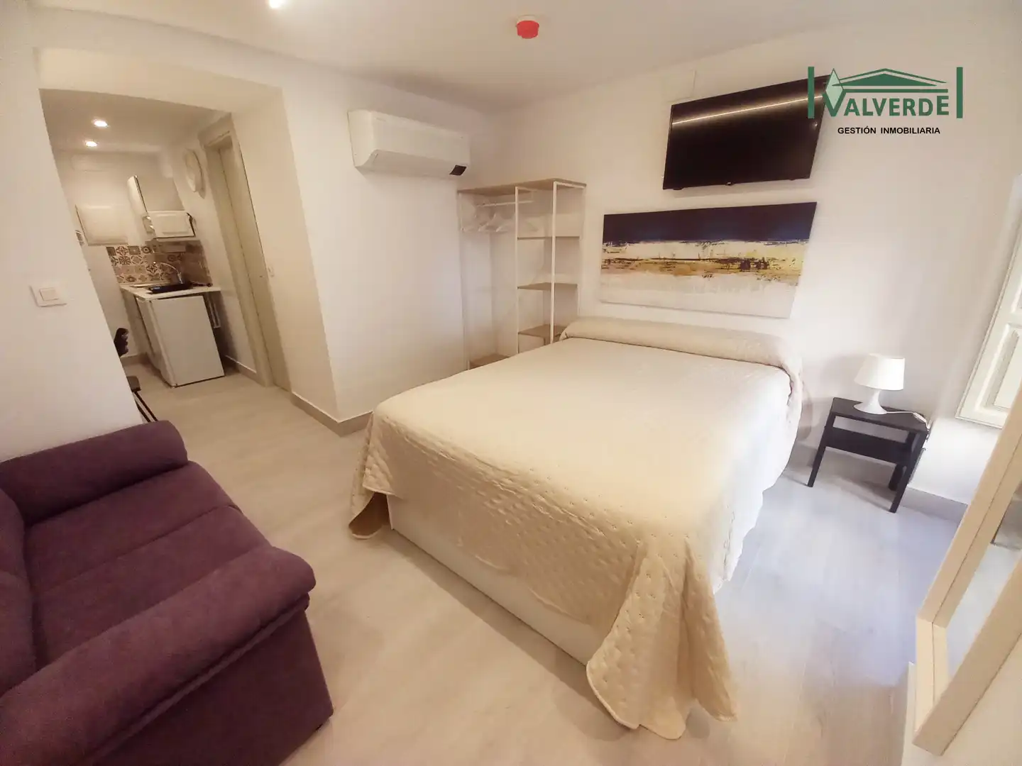 Habitación de Estudio de alquiler en Granada con Aire acondicionado, Calefacción y Amueblado