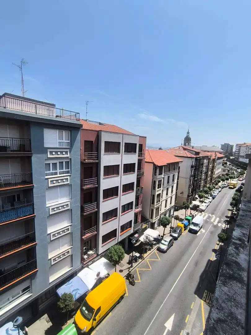 Vista exterior de Pis en venda en Portugalete amb Forn, Rentadora i Balcó