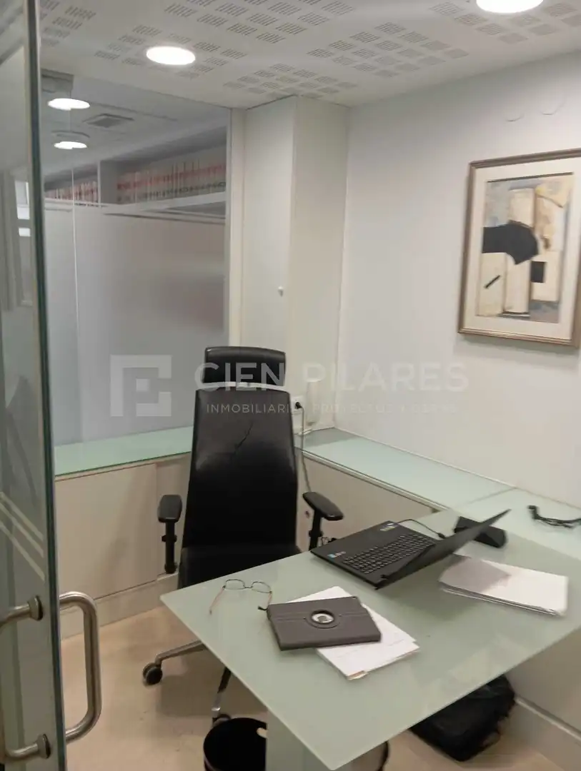 Ufficio con ascensore in vendita a GENERAL VARA DE REY, imagen 3