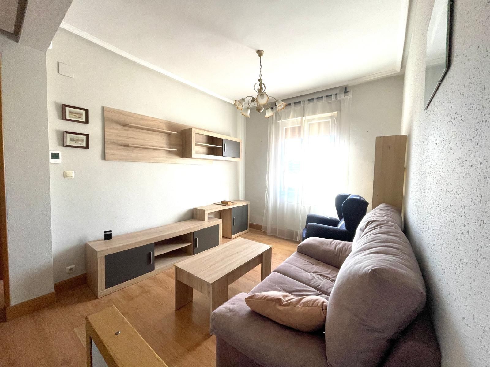 Sala de estar de Piso en venta en Bilbao  con Calefacción, Trastero y Amueblado