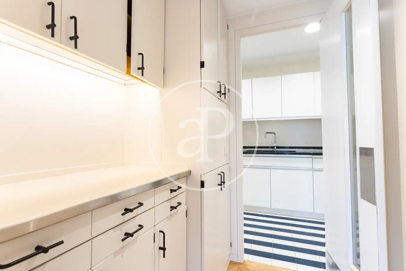 Kitchen of Flat for rent in Barcelona  with Air Conditioner, Heating and Private garden