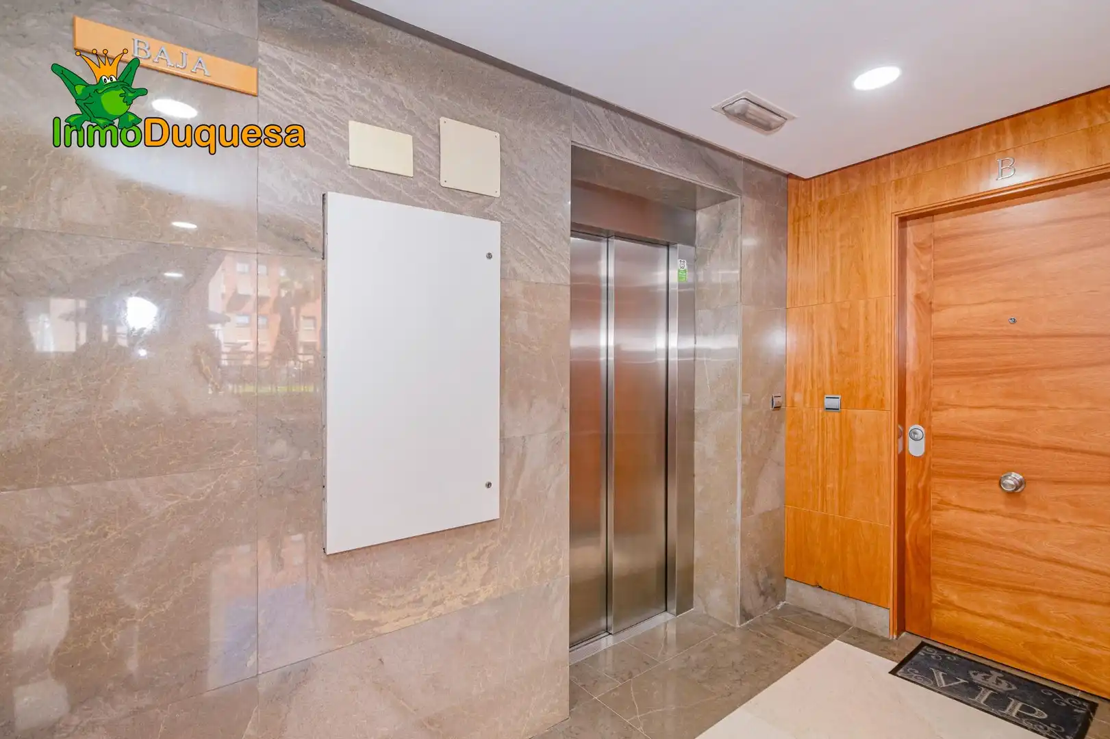 Piso en venta en Granada con Aire acondicionado, Calefacción y Jardín privado