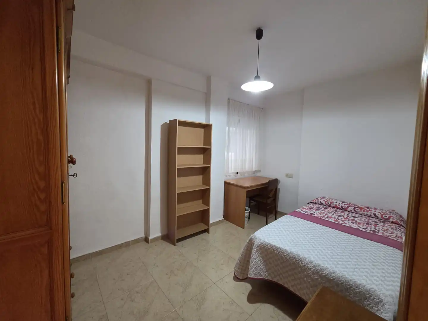Bedroom of Flat for rent in Granada  with Furnished, Oven and Washing machine