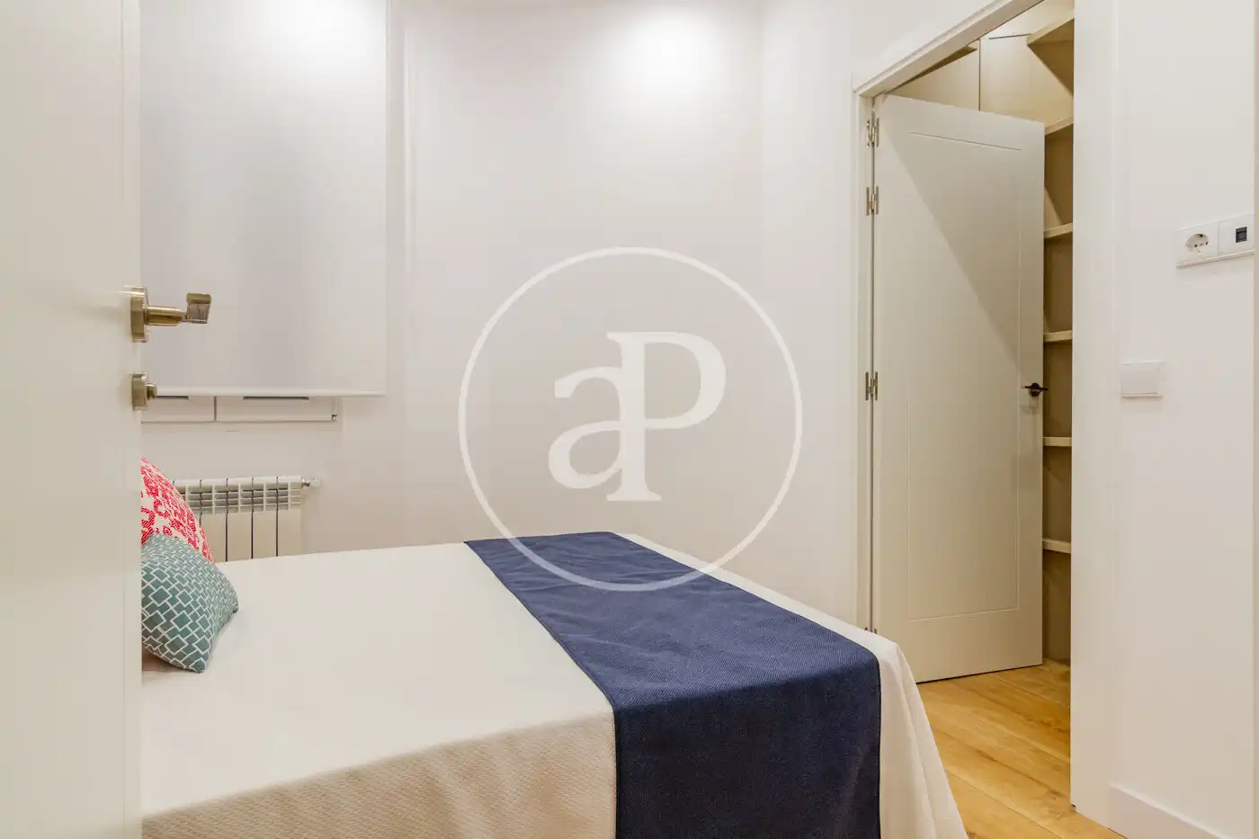 Bedroom of Flat for rent in Madrid  with Air Conditioner, Heating and Furnished