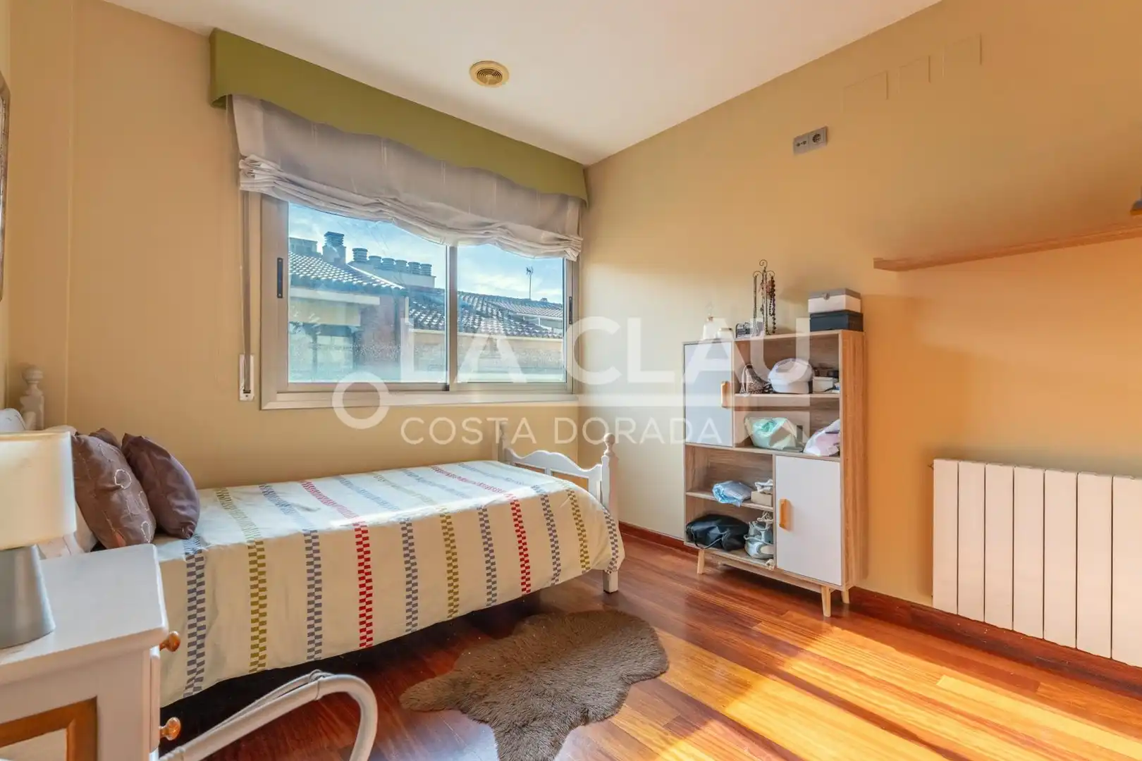 Schlafzimmer von Einfamilien-Reihenhaus zum Verkauf in Gavà mit Heizung