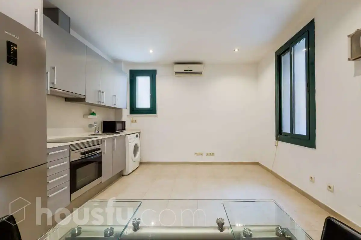 Kitchen of Flat for sale in Barcelona  with Air Conditioner and Furnished