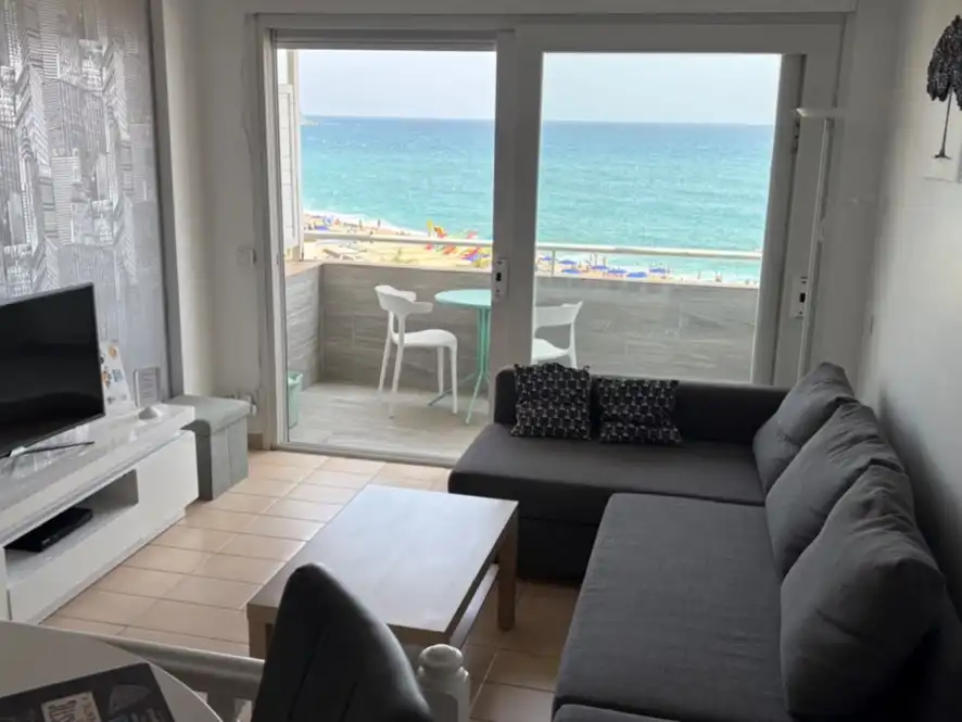 Piso con ascensor en venta en Carrer Josep Taradellas 4, imagen 2